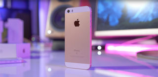 iPhoneSE ”屎黄屏“ 门困扰第一批买家