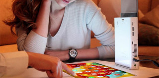 Lazertouch投影仪:桌面变成触控平板?