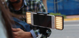 Unreal自拍杆：自带风扇和闪光的自拍神器