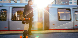 代步更方便!Boosted推出第二代电动滑板功能更完善