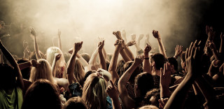 AltSpaceVR镜像投影技术FrontRow:演唱会位置随你选!