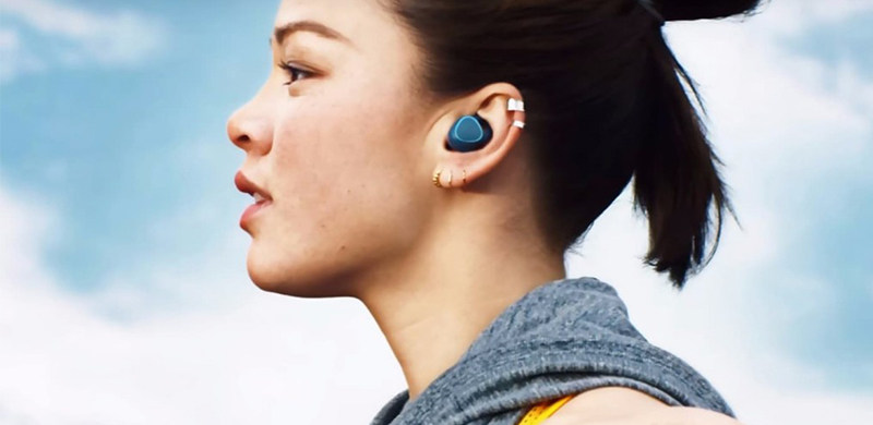 三星推Gear IconX智能运动耳机，欲巩固健身领域地位