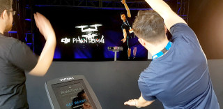 全息投影卡拉OK:与明星一起同台演唱!