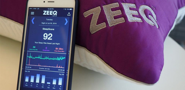ZEEQ智能枕头：不仅睡眠监测，还能阻止打鼾