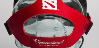 DOTA2限量版HTC Vive:为你定制独特的VR设备