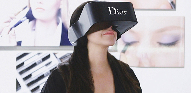 当时尚潮流碰上VR会擦出什么样的火花呢？Dior Eyes告诉你