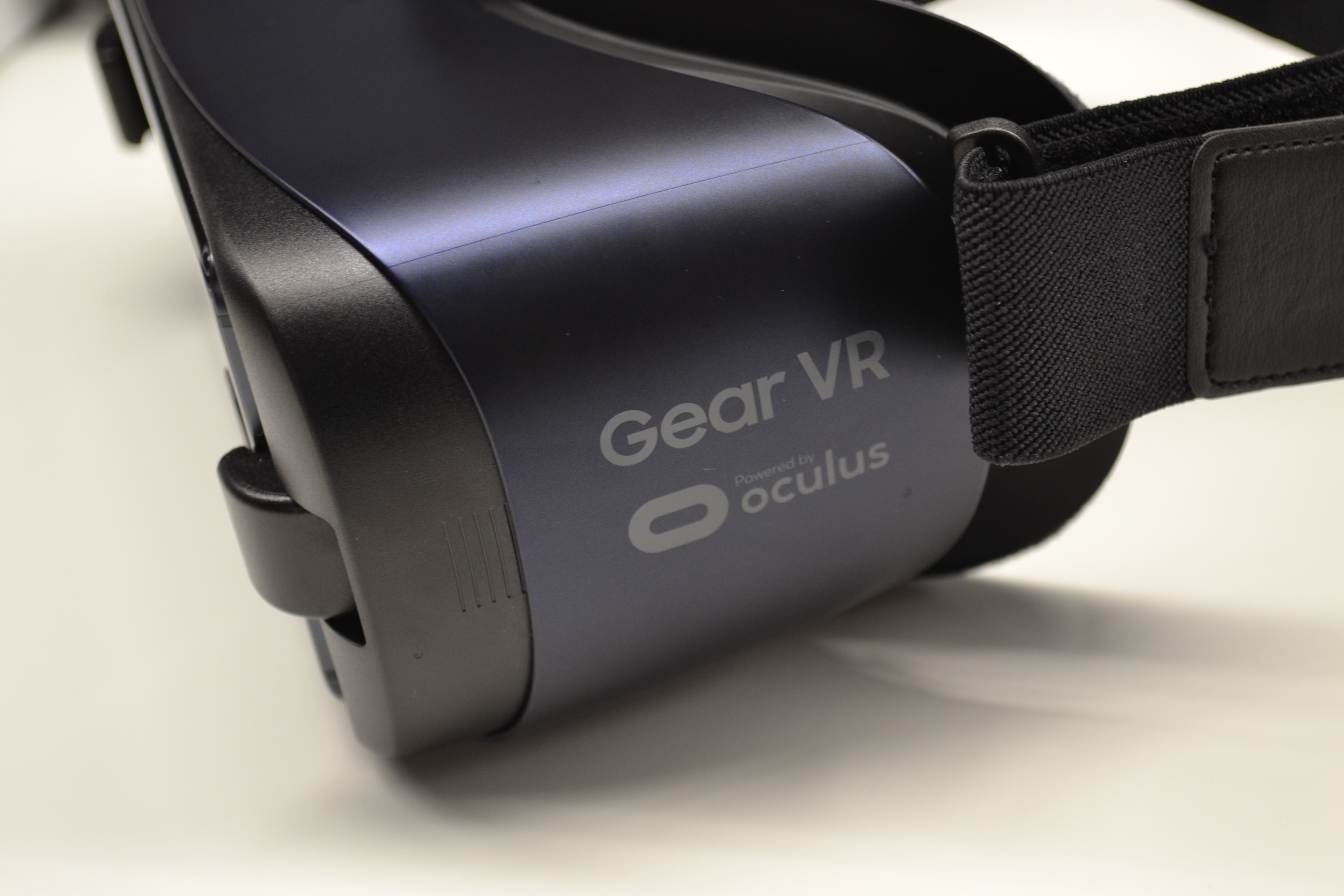 Gear VR是基于Oculus平台运作的