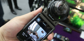 “模块化”全景相机:卡西欧EX-FR20将镜头玩得出神入化