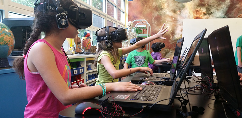 三星Gear VR和课堂会产生什么火花呢？答案是虚拟实验室