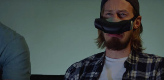 隔着屏幕都闻得到 Nosulus Rift臭屁VR面具!