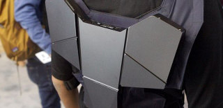 把电脑穿在身上 VR Ready电脑背心让你多出一个“大脑”!