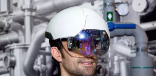 Daqri AR安全帽:搬砖修水管也需要高科技!