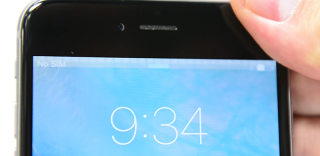 逼你买iPhone7？大量iPhone6/6Plus用户反映屏幕顶部灰边故障