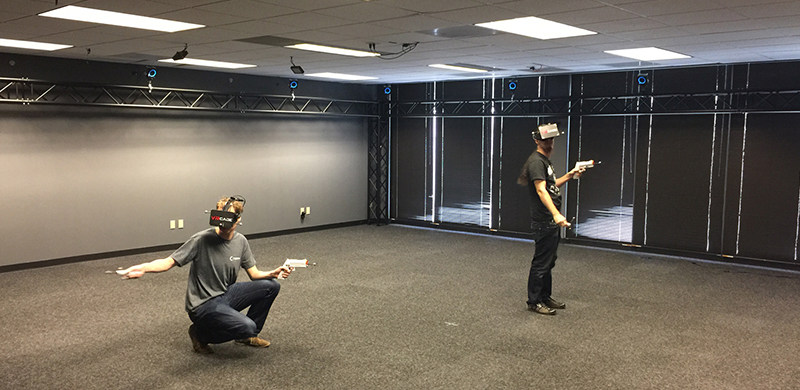 国外VR体验馆推出无线VR定位方案，终于可以跟数据线说拜拜了