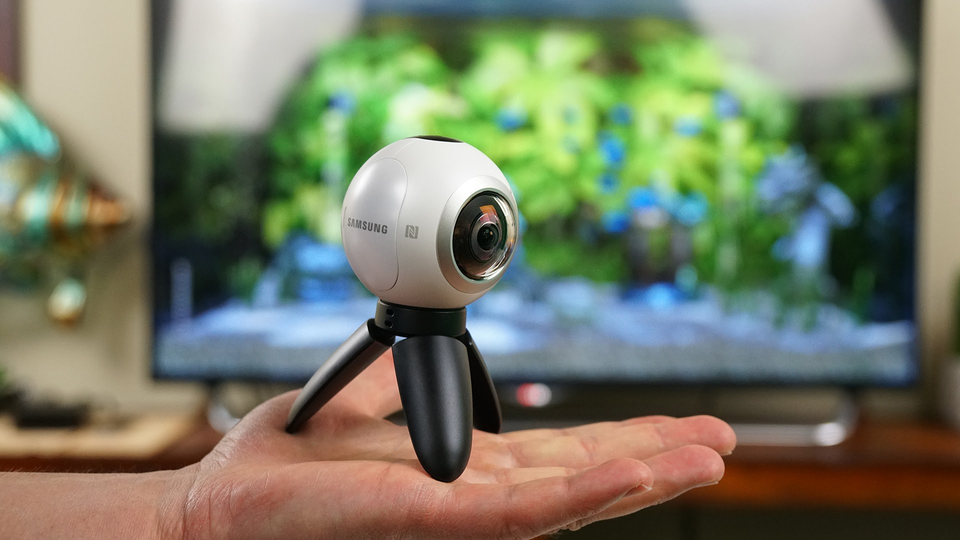 Samsung Gear 360 review: A VR camera you won't love — or hate | VentureBeat