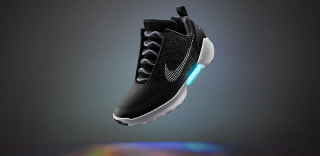 耐克HyperAdapt 1.0出现,系鞋带战术再也没法用了