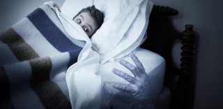 AR《惊悚夜》:咦,手机怎么有奇怪的东西进来了?