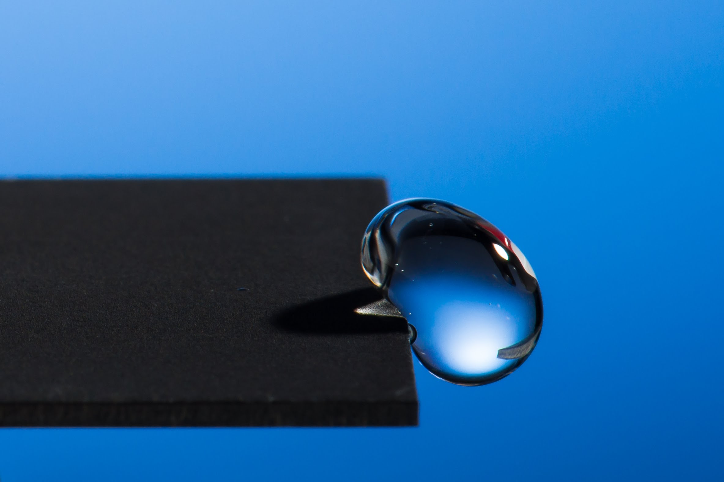 超疏水（superhydrophobic）透明薄膜技术