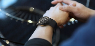 跟Apple Watch对着干?Axiom只想做一个简约的美男子