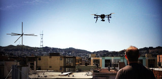 无人机并非只能航拍,关键时候还能救人一命!