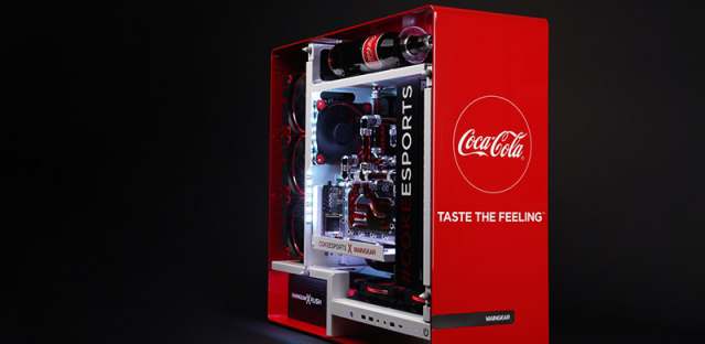 亮瞎眼！可口可乐电竞主机登场 你的电脑口渴了吗？