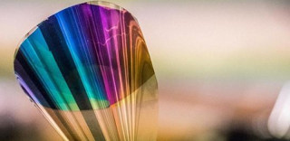 完虐电子墨水屏!最新超薄柔性屏耗电仅为墨水屏十分之一