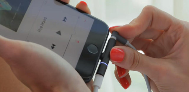 这款直径8mm苹果转接头，实现iPhone7边听歌边充电！