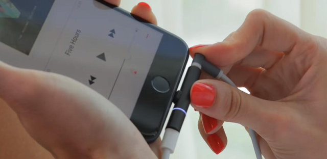 这款直径8mm苹果转接头，实现iPhone7边听歌边充电！