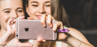 苹果手机内存不够用怎么办？双向U盘来搭救你啦