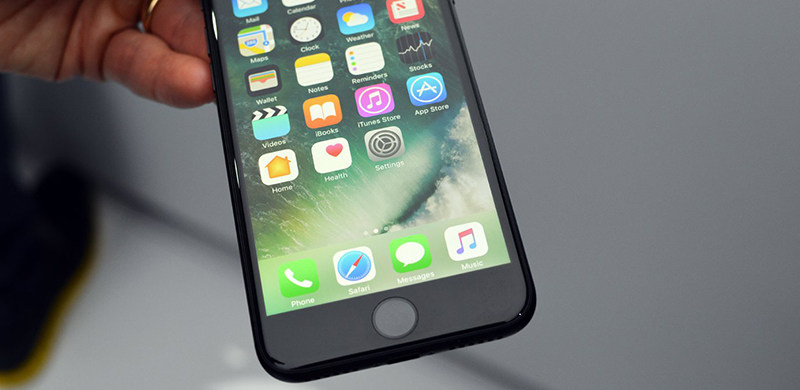尽管“借鉴”苹果Home键吧，iPhone8都要用上电容指纹传感器了