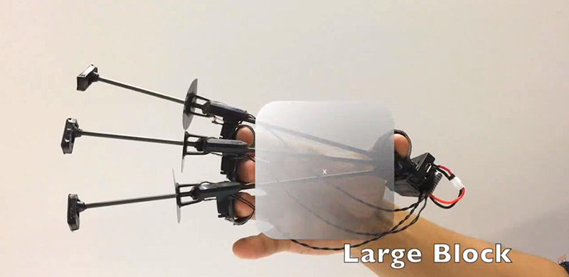 这款造型像金刚狼的VR装置，连罩杯多大都能模拟出来！