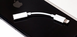 iPhone“可能不支持此配件”有危险!如何鉴定苹果配件真伪?