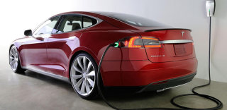 特斯拉新国标充电器:不用特斯拉充电桩也能充电了