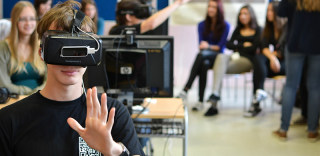 学渣如何四十天变学霸?只需要一台VR设备就足够了