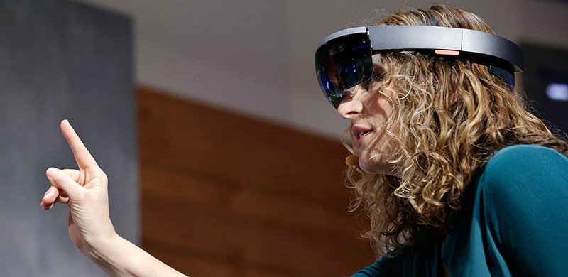 微软HoloLens国行版明年推出，混合现实商用价值受到肯定