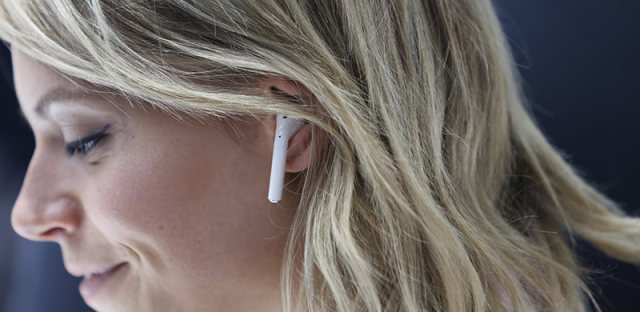 说好的不买呢？苹果蓝牙耳机AirPods全球Apple Store售罄！
