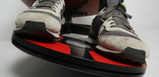 坐着走遍VR世界!3DRudder无线脚步控制器