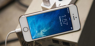 苹果再遇猪队友,泄露了iPhone8一个充电小秘密