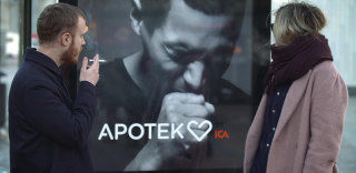 烟民看到绕路走:咳嗽反烟广告牌比罚款更管用?