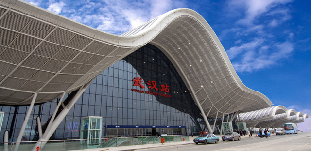 武汉铁路局秀黑科技，VR导航助你轻松走遍武汉三大火车站