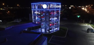 投币买车不是梦?Carvana宝马自动售车机帮你省时省钱!