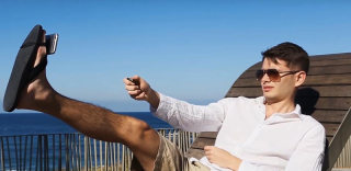 用脚自拍技能get！SelfieFeet自拍神器你值得拥有