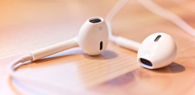 苹果双模式耳机专利：既是耳机，又是扬声器？
