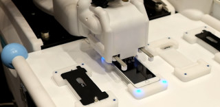 贴膜小王子地位不保!duAro贴膜机器人要来跟你争宠咯