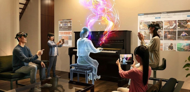 只要戴上HoloLens眼镜，AR也能手把手教你弹钢琴