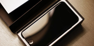 手机贴膜白边:苹果iPhone手机贴膜白边怎么办,如何解决?