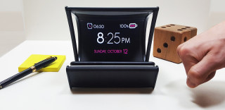 Reflexbox手机充电底座真神了，敲敲桌子就能切换各种功能