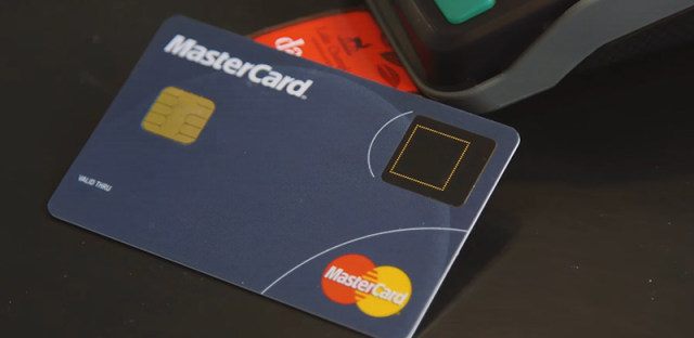 无需密码和签名，万事达智能信用卡用指纹即可完成付款