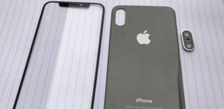 苹果哭晕:iPhone8玻璃盖板曝光,无线充电、屏内指纹确定