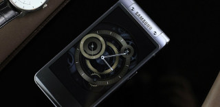 再续奢华商务风:三星W2018价格依旧“不求最好、但求最贵”